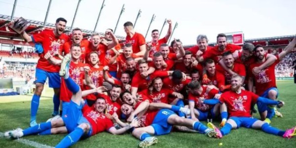 天博官方网站-戏剧性拉满！德国各级联赛都在疯狂中结束