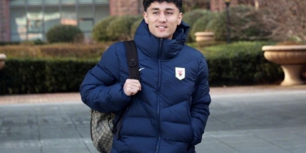 天博官方通道-1月7日上午，山东泰山出发前往海口，进行为期三周的第一阶段冬训