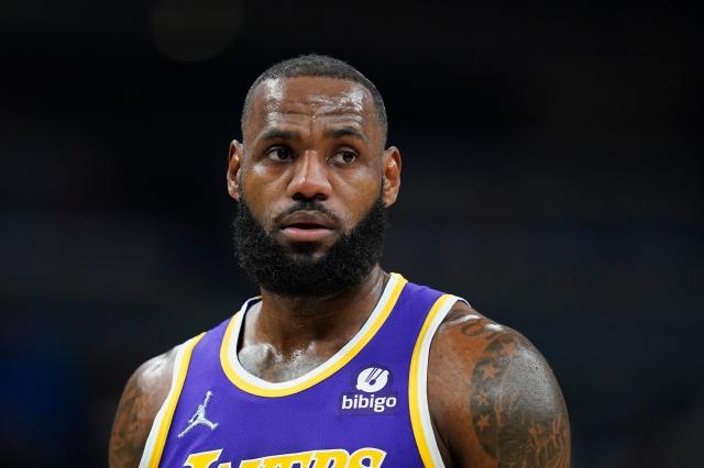 1671106193985022427.jpg 211127071911-lebron-james-112421.jpg